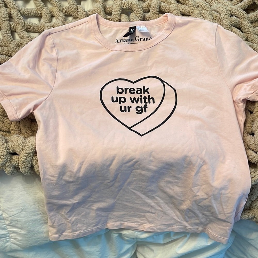 Ariana Grande Tshirt